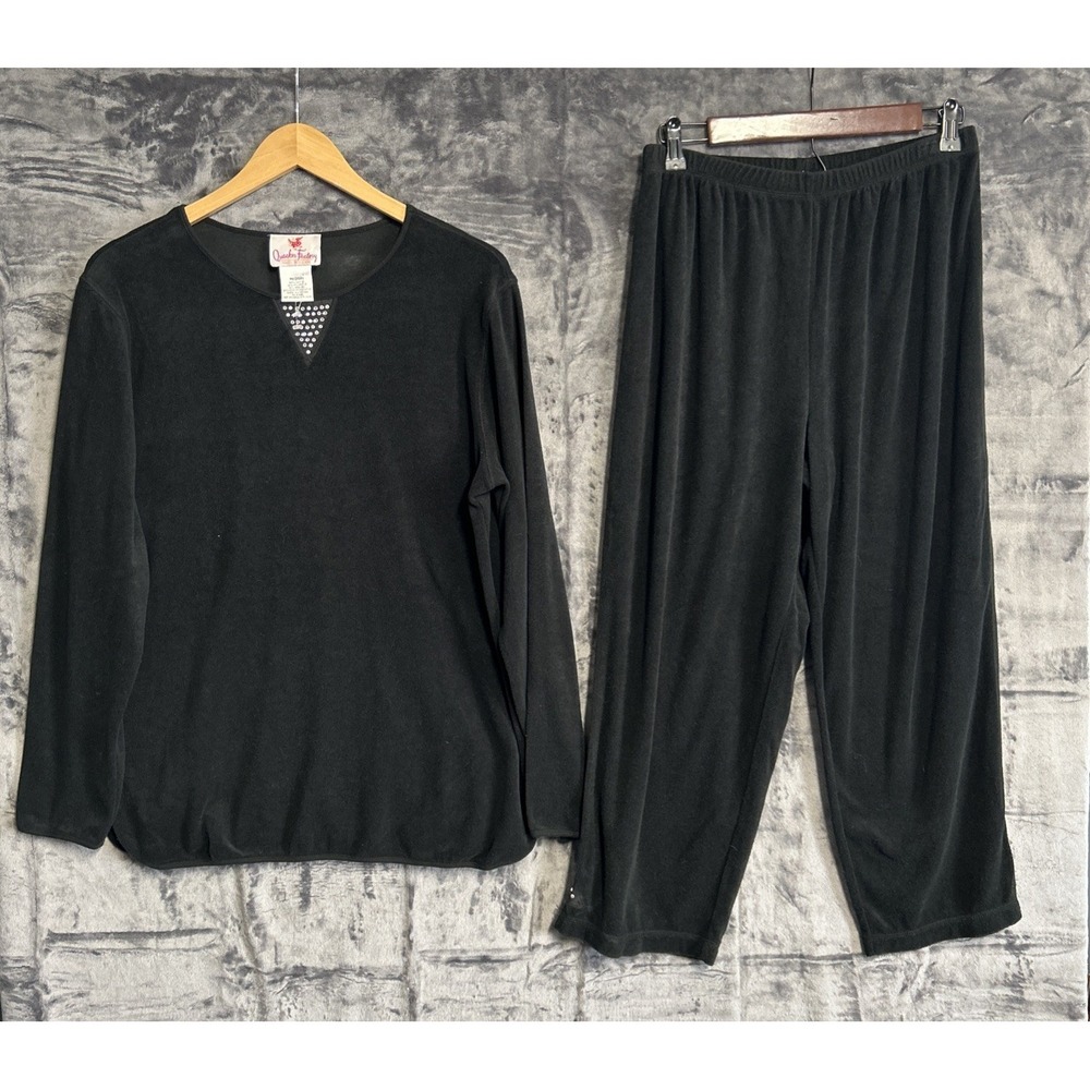Quaker Factory Women's Medium 2 Piece Terry Set Black Rhinestone Top & Capri